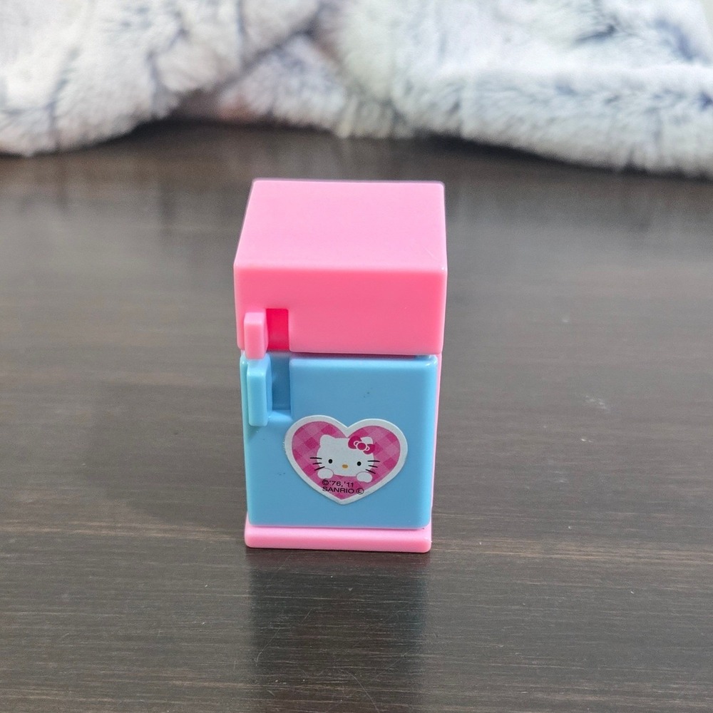 Hello Kitty Mini Refrigerator Playset Toy Pink Blue Heart Charm Accessory